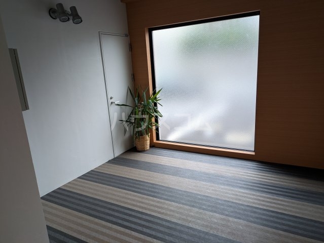 19/28 エントランス