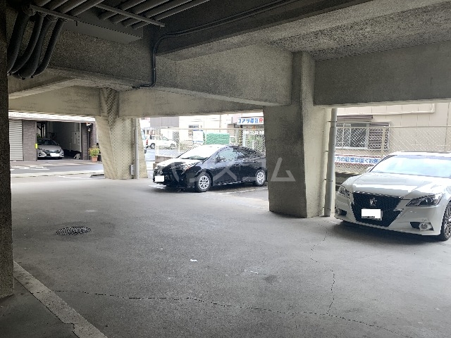 25/30 駐車場