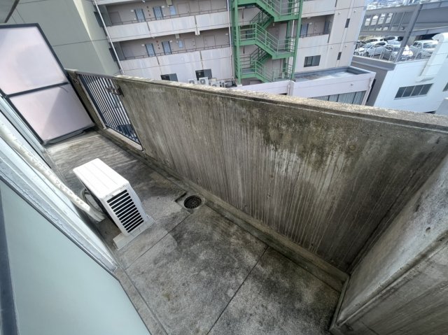 15/28 バルコニー