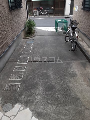 26/30 駐車場