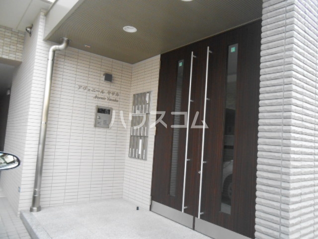 18/26 エントランス