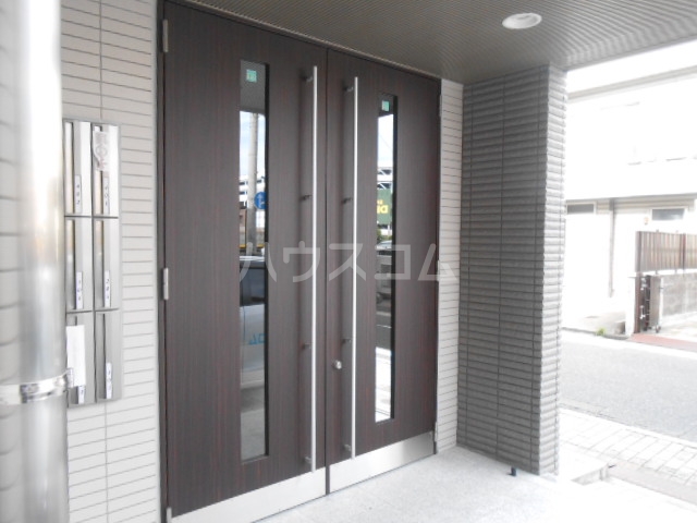 20/29 エントランス