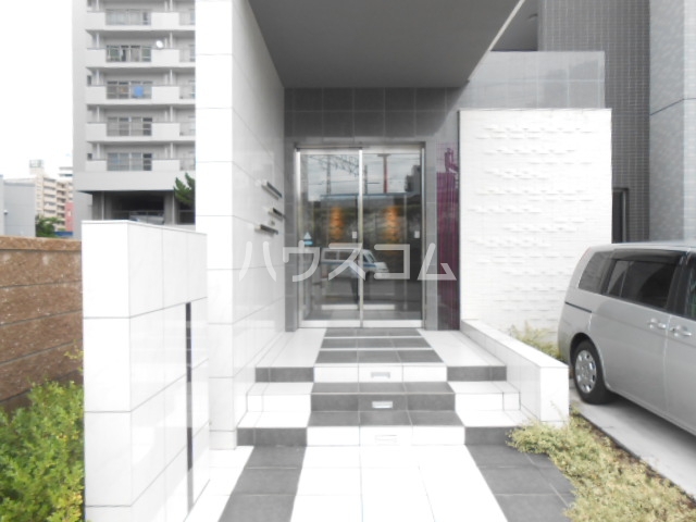 23/26 エントランス