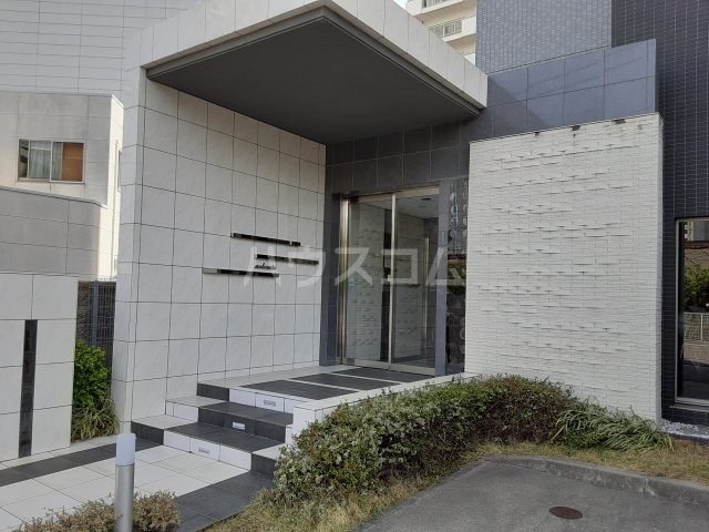 20/23 エントランス