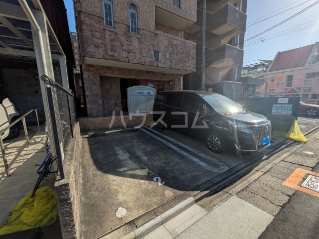 17/23 駐車場