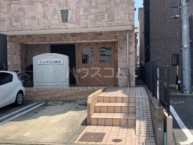 23/29 エントランス