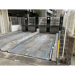 18/23 駐車場
