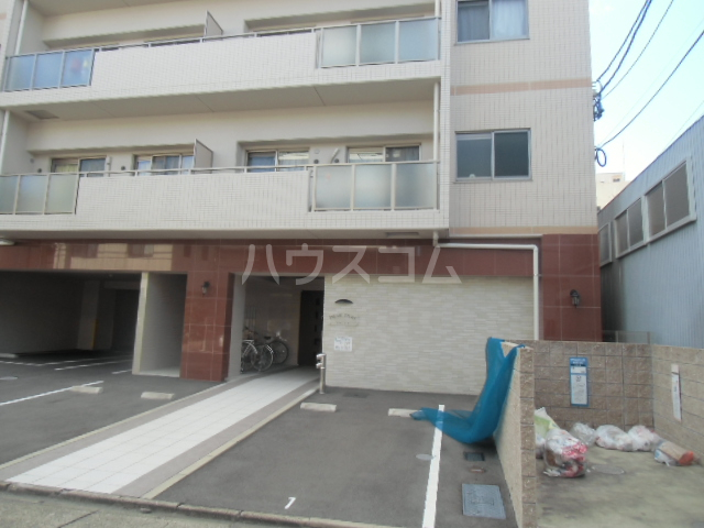 16/26 エントランス