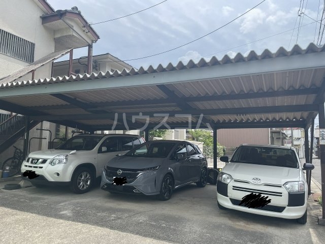 2/3 駐車場