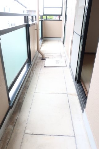 18/27 バルコニー