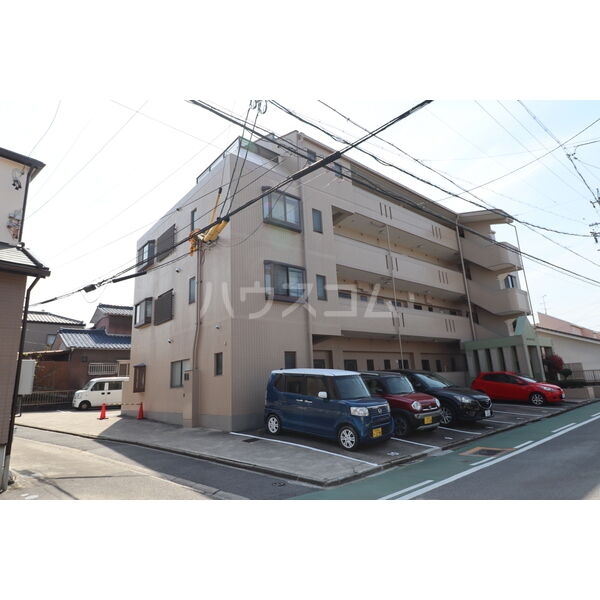 17/22 エントランス