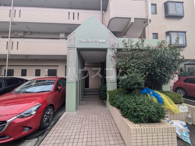 24/30 エントランス