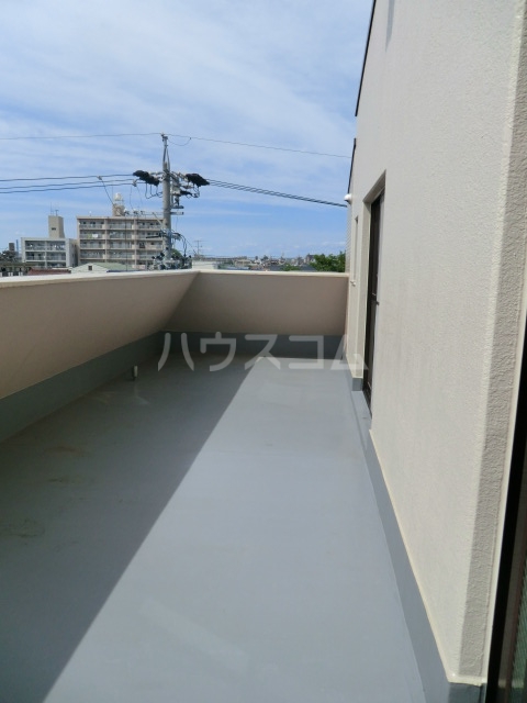 18/27 バルコニー