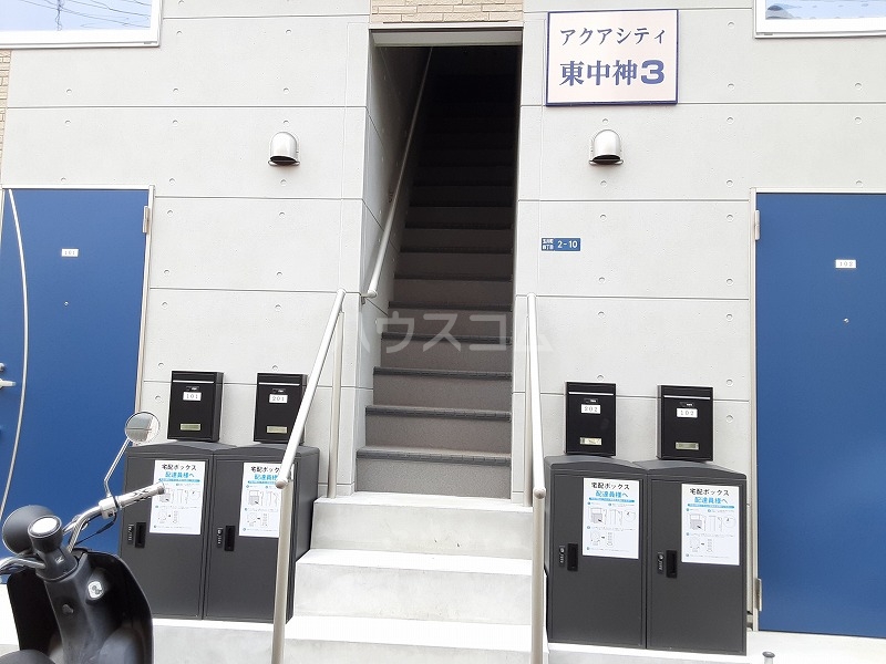 23/30 エントランス