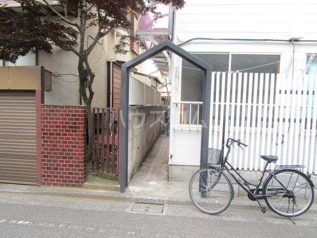 20/27 エントランス