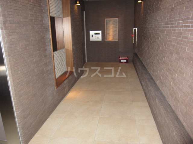 21/23 エントランス