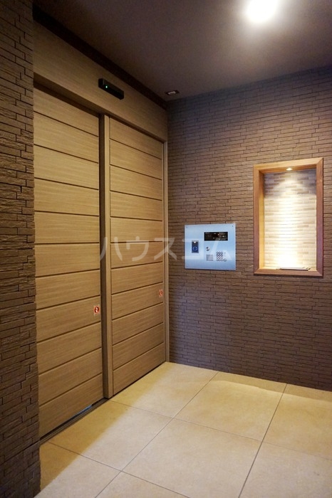 20/22 エントランス