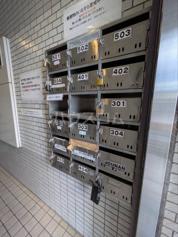 19/24 エントランス