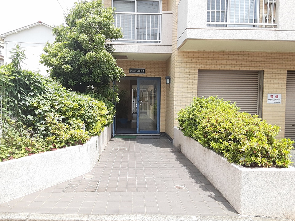 27/30 エントランス