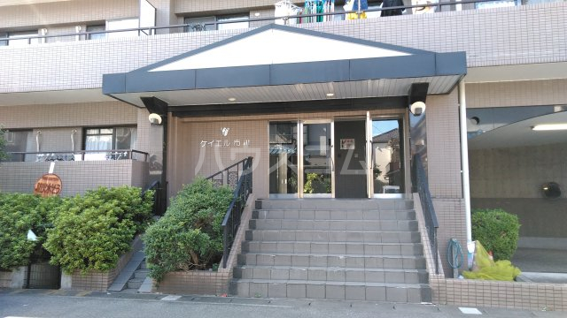 22/30 エントランス
