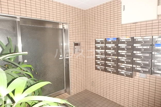 20/30 エントランス