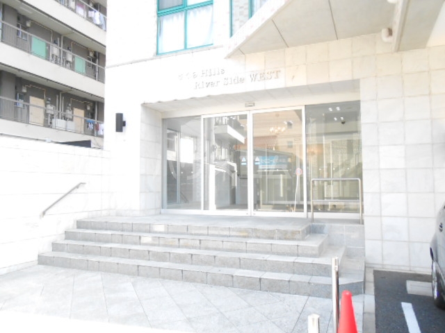 22/30 エントランス