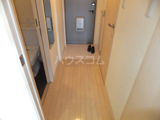 13/25 玄関