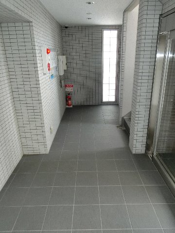 21/23 エントランス