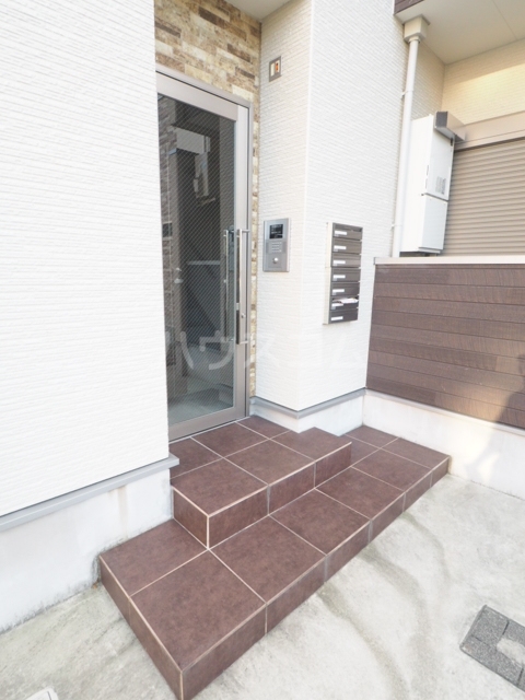 21/30 エントランス