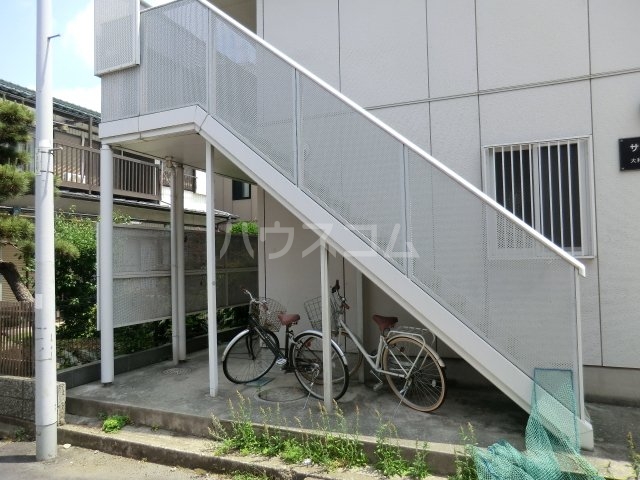 22/30 エントランス