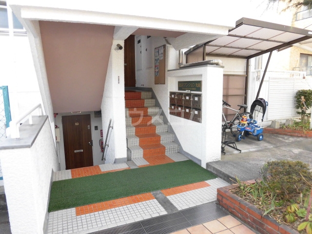 16/22 エントランス