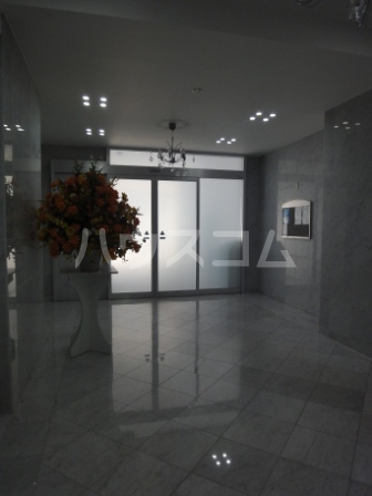 16/18 エントランス