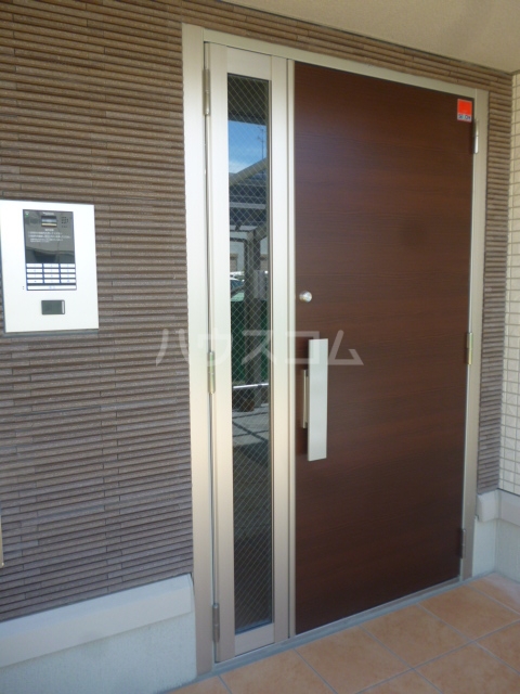 15/26 エントランス