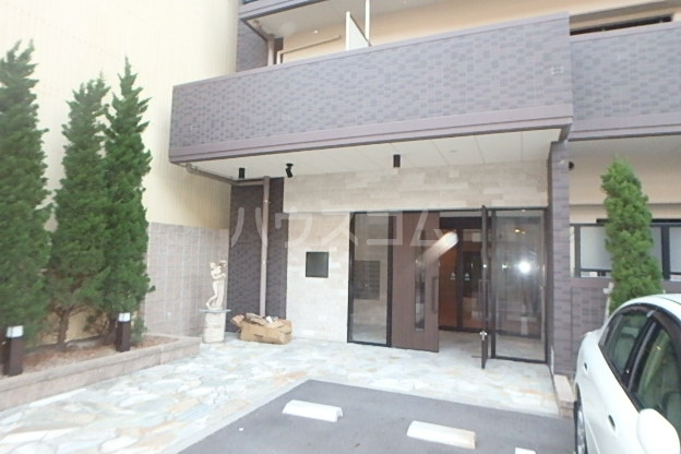 20/29 エントランス