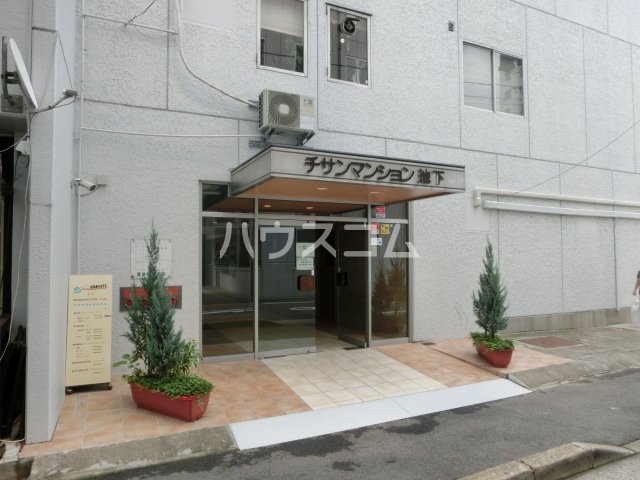 22/26 エントランス