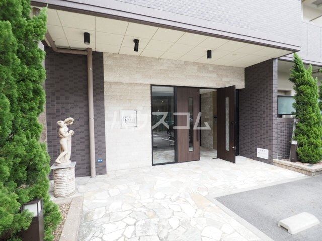 26/30 エントランス