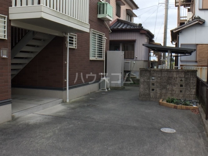 21/28 駐車場