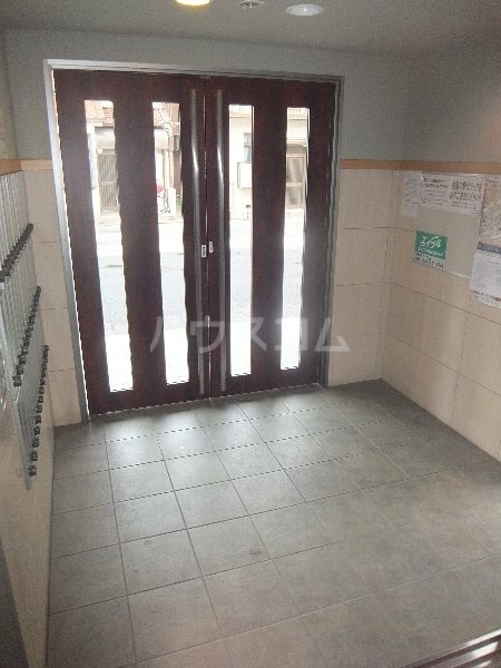 21/23 エントランス