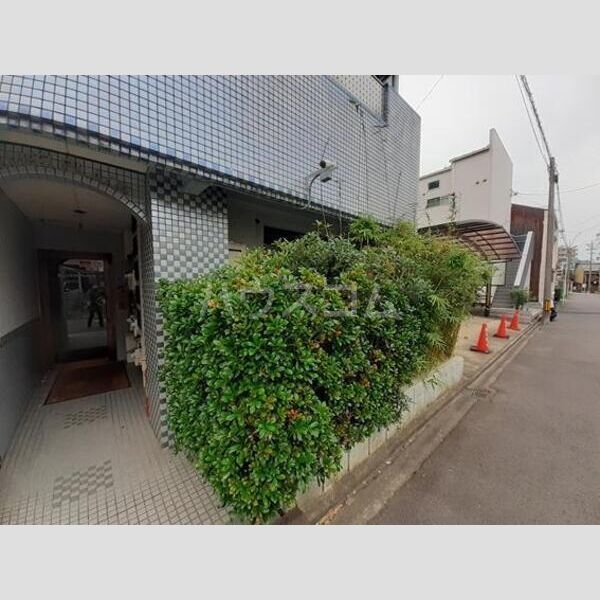 15/23 エントランス