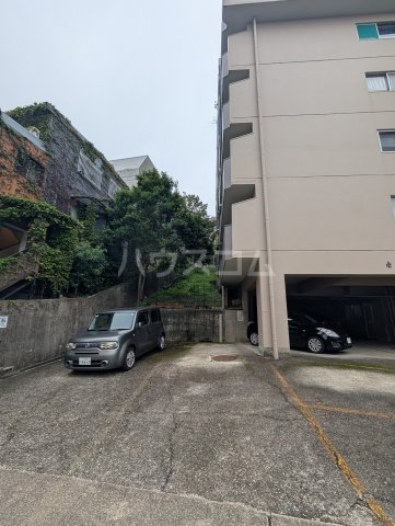 23/26 駐車場