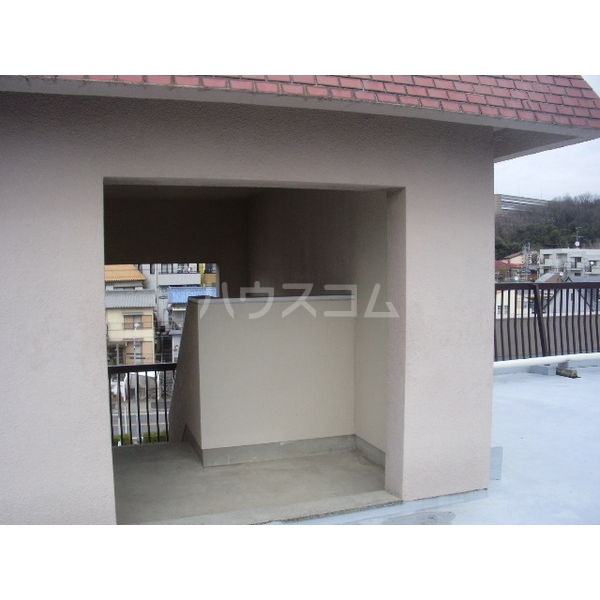 21/30 エントランス