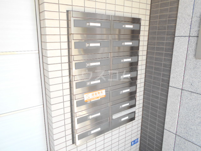 13/15 エントランス