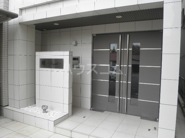 22/30 エントランス