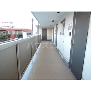 18/28 エントランス