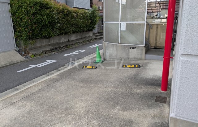 2/3 駐車場
