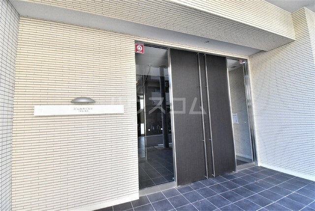 16/23 エントランス