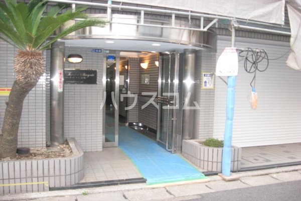 17/26 エントランス