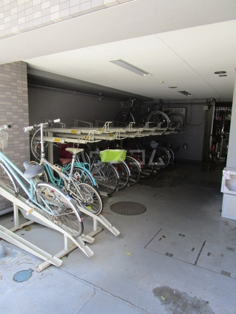 13/23 駐車場