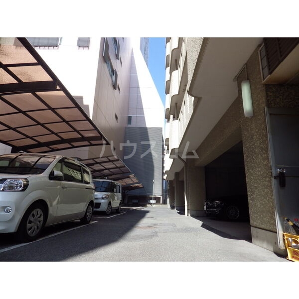 22/23 駐車場