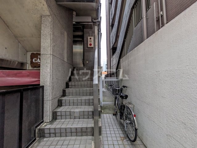 29/30 エントランス